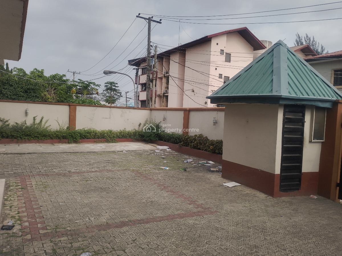 Office Building 6 Bedroom  Semi-detahched  Room Bq, Gra Ikeja Lagos, Ikeja, Lagos, House for Rent