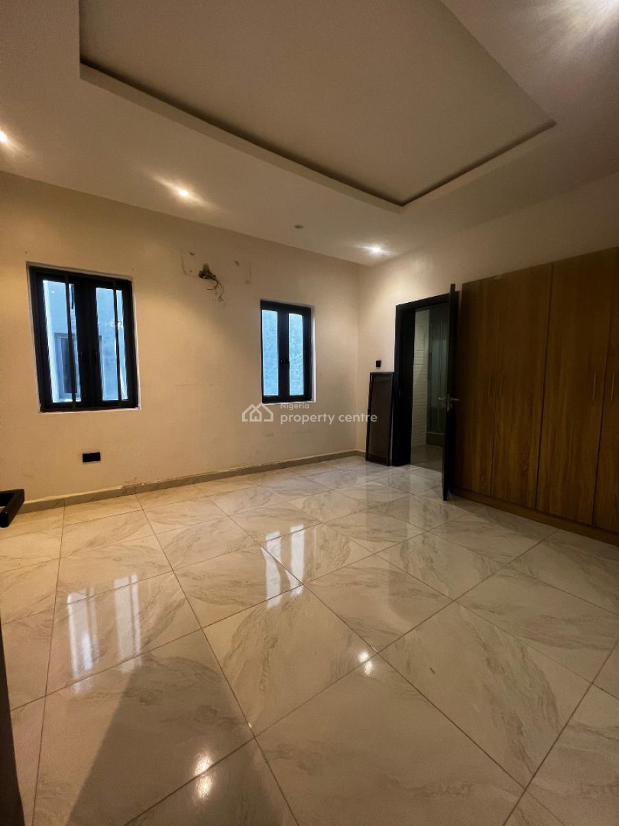 Fully Serviced 2bedrooms Apartment with Swimming Pool, Lekki Phase 1, Lekki, Lagos, Flat / Apartment for Rent