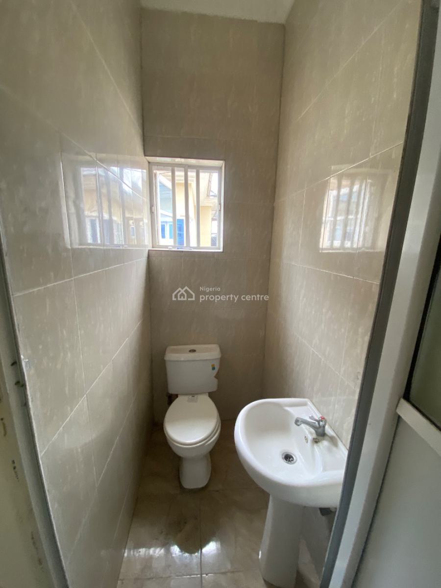2 Bed Room Apartment (close to The Road, Alashela, Ogombo, Ajah, Lagos, Flat / Apartment for Rent