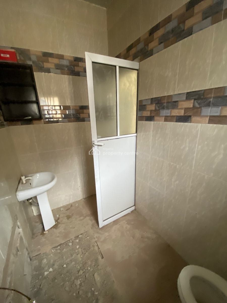 2 Bed Room Apartment (close to The Road, Alashela, Ogombo, Ajah, Lagos, Flat / Apartment for Rent