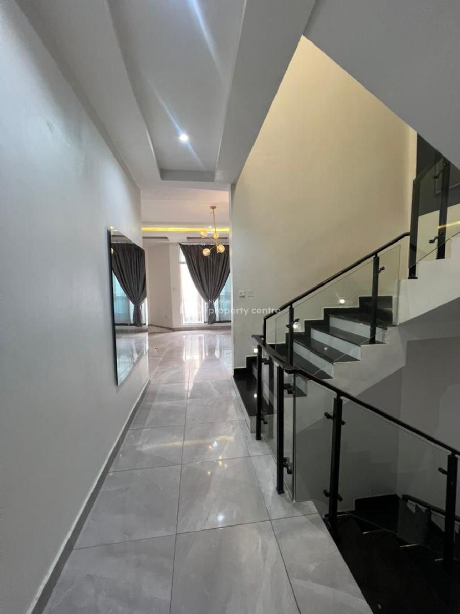 2 Bedroom Penthouse at Lekki Phase 1, Lekki Phase 1, Lekki, Lagos, Flat / Apartment for Rent