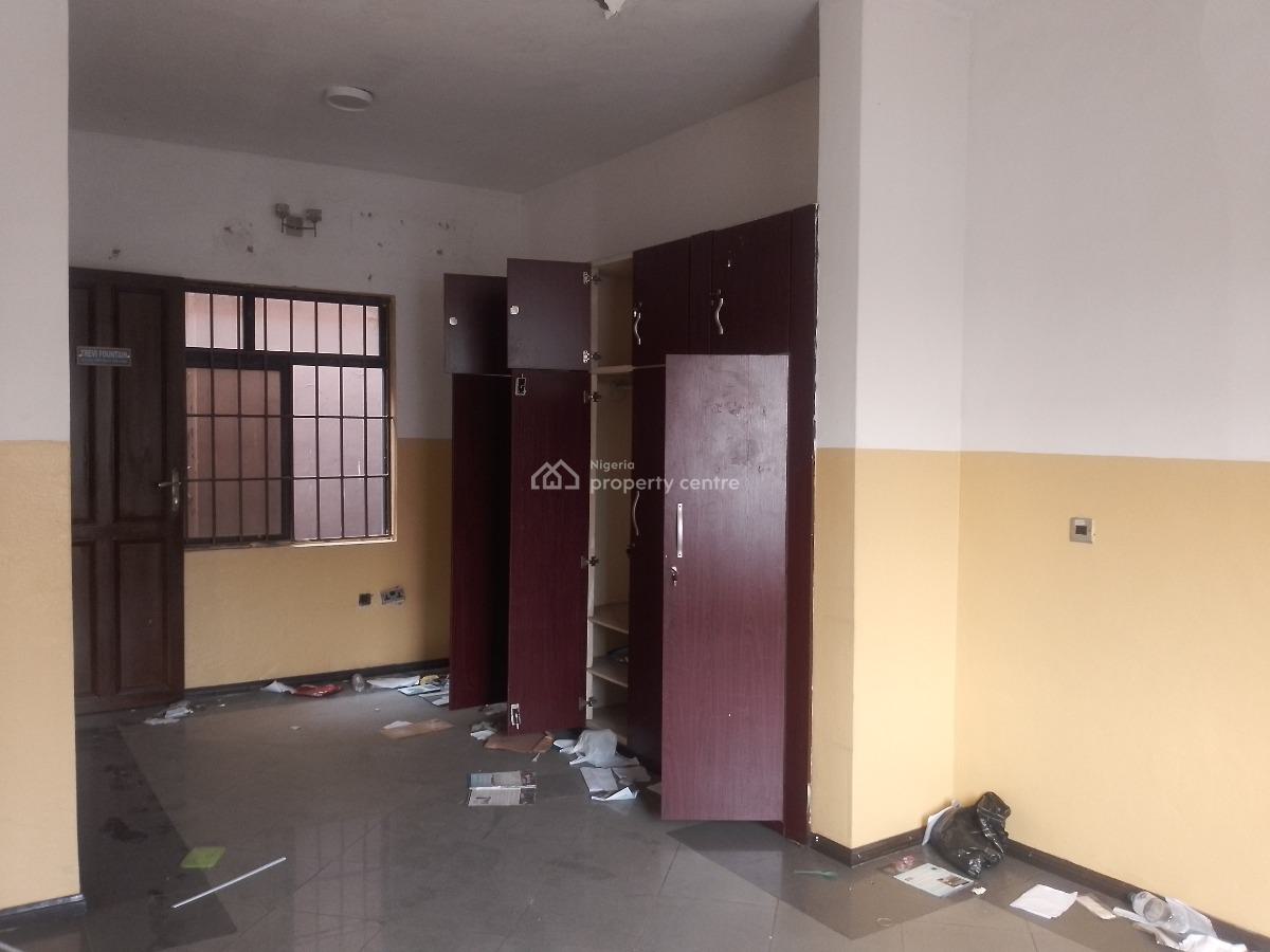 7 Bedroom Semi-detached Duplex with 2 Rooms Bq, Gra Ikeja, Ikeja, Lagos, Semi-detached Duplex for Rent