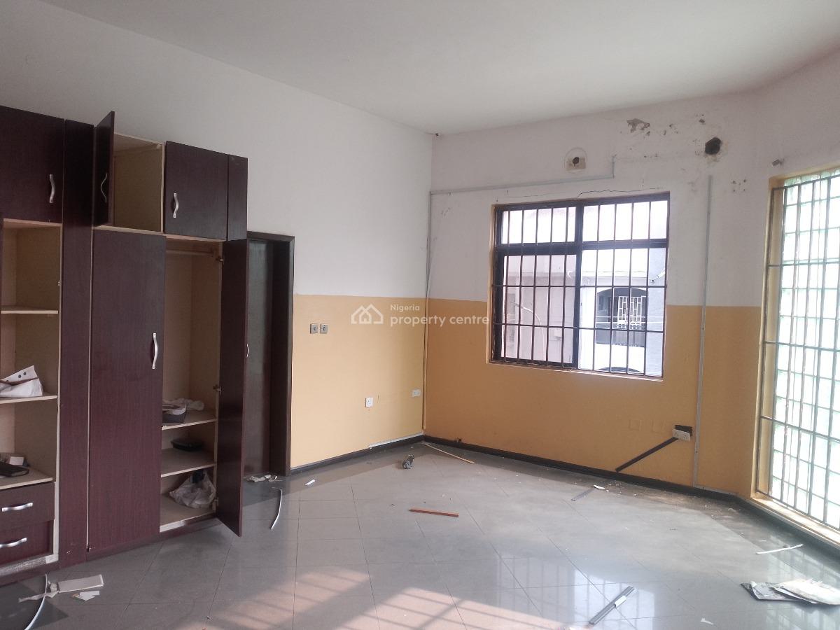 7 Bedroom Semi-detached Duplex with 2 Rooms Bq, Gra Ikeja, Ikeja, Lagos, Semi-detached Duplex for Rent