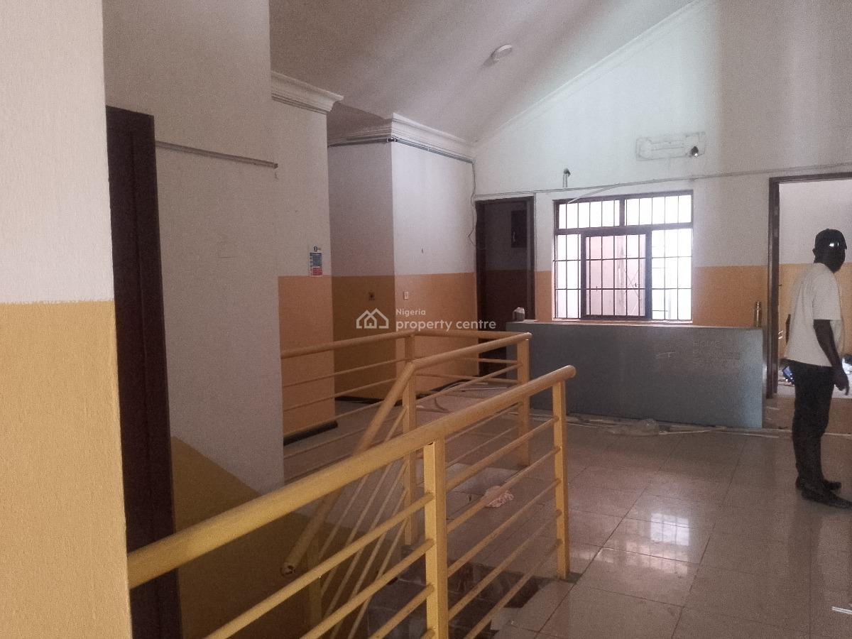 7 Bedroom Semi-detached Duplex with 2 Rooms Bq, Gra Ikeja, Ikeja, Lagos, Semi-detached Duplex for Rent