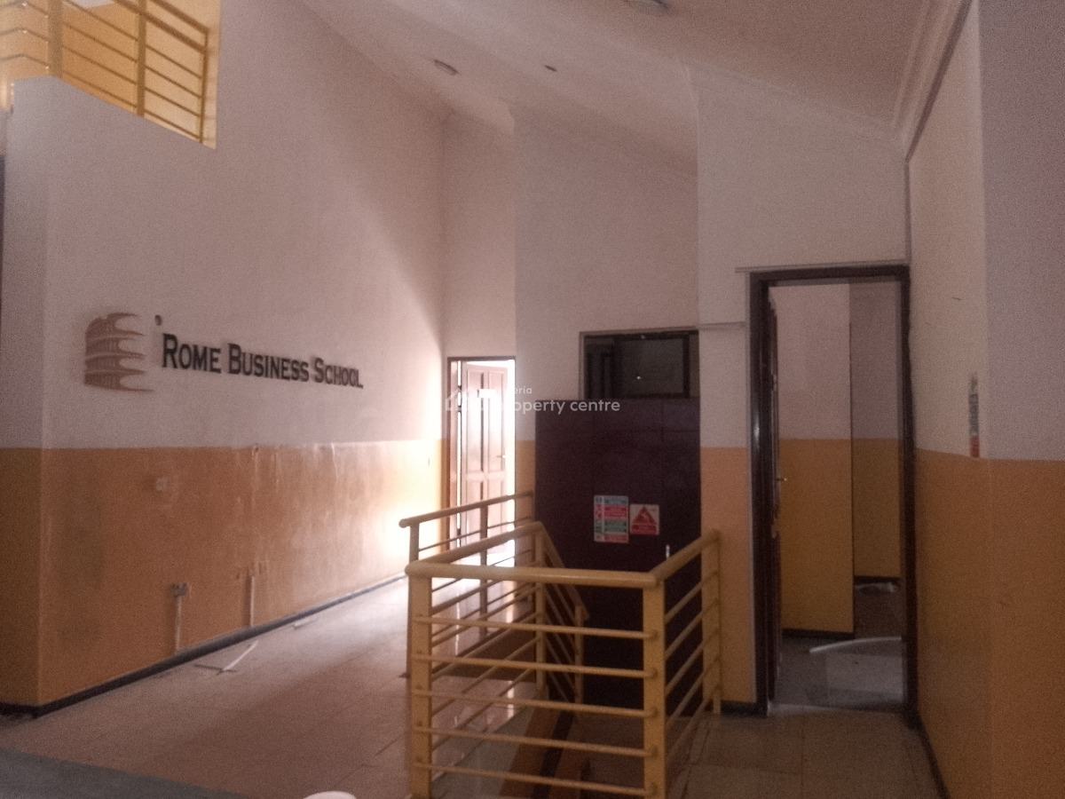 7 Bedroom Semi-detached Duplex with 2 Rooms Bq, Gra Ikeja, Ikeja, Lagos, Semi-detached Duplex for Rent