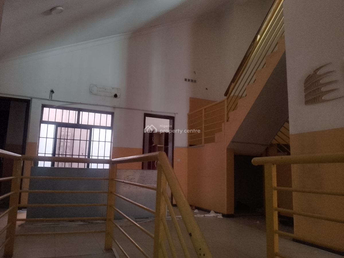 7 Bedroom Semi-detached Duplex with 2 Rooms Bq, Gra Ikeja, Ikeja, Lagos, Semi-detached Duplex for Rent
