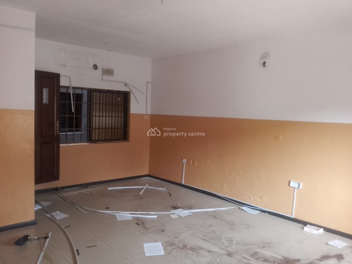 7 Bedroom Semi-detached Duplex with 2 Rooms Bq, Gra Ikeja, Ikeja, Lagos, Semi-detached Duplex for Rent