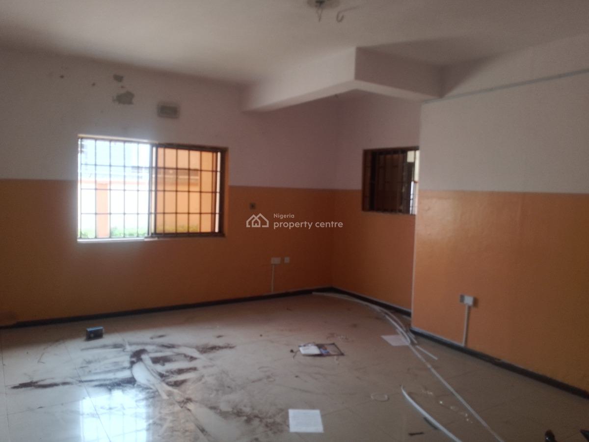 7 Bedroom Semi-detached Duplex with 2 Rooms Bq, Gra Ikeja, Ikeja, Lagos, Semi-detached Duplex for Rent