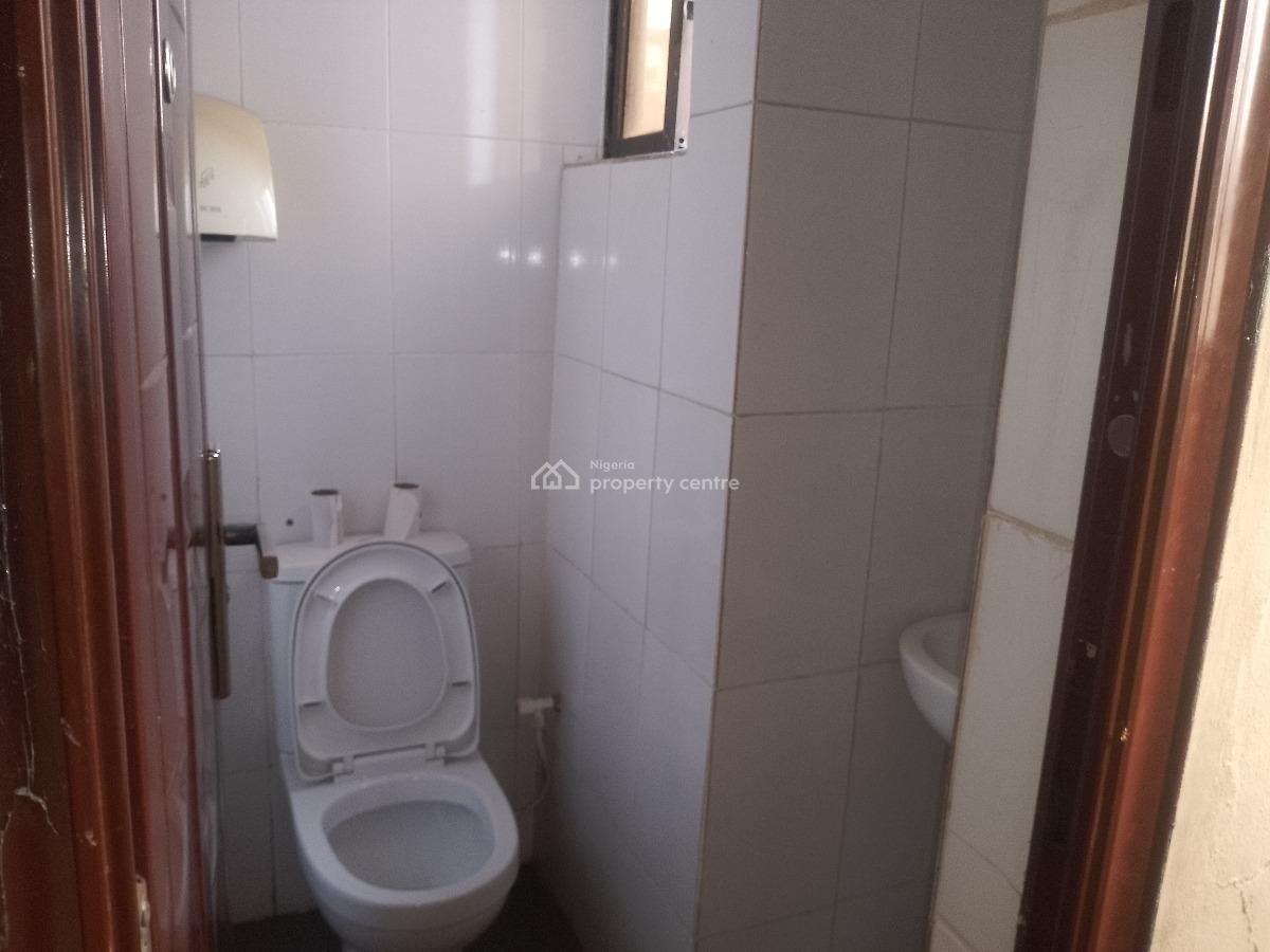 7 Bedroom Semi-detached Duplex with 2 Rooms Bq, Gra Ikeja, Ikeja, Lagos, Semi-detached Duplex for Rent