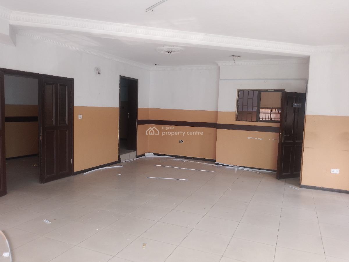 7 Bedroom Semi-detached Duplex with 2 Rooms Bq, Gra Ikeja, Ikeja, Lagos, Semi-detached Duplex for Rent