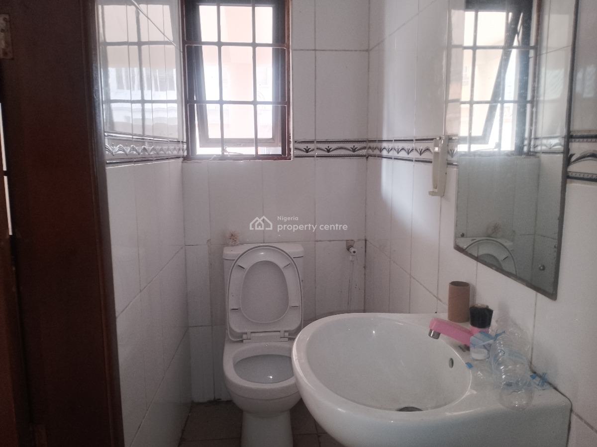 7 Bedroom Semi-detached Duplex with 2 Rooms Bq, Gra Ikeja, Ikeja, Lagos, Semi-detached Duplex for Rent