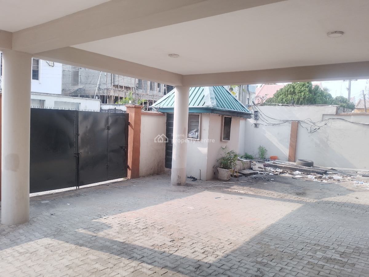 7 Bedroom Semi-detached Duplex with 2 Rooms Bq, Gra Ikeja, Ikeja, Lagos, Semi-detached Duplex for Rent