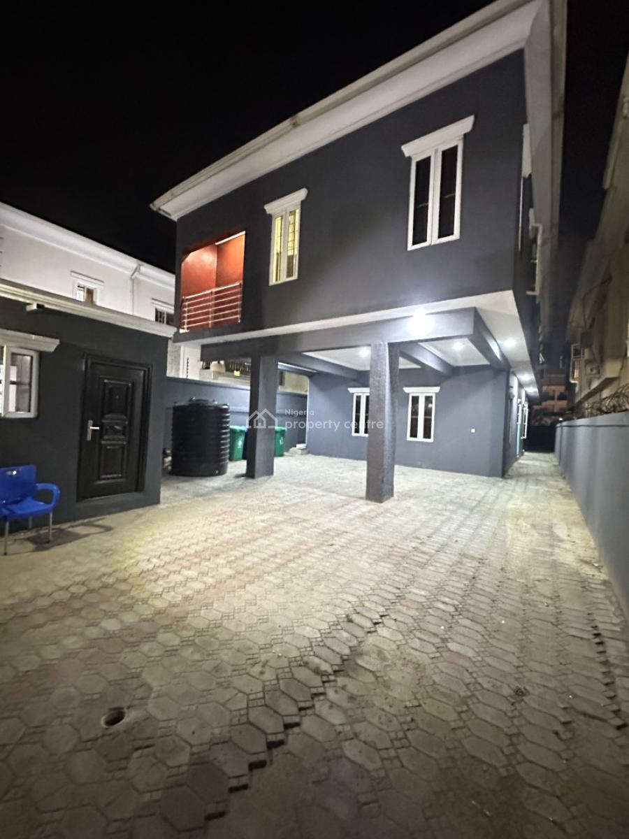 Standard 2 Bedroom Flat, Lekki Phase 1, Lekki, Lagos, Flat / Apartment for Rent