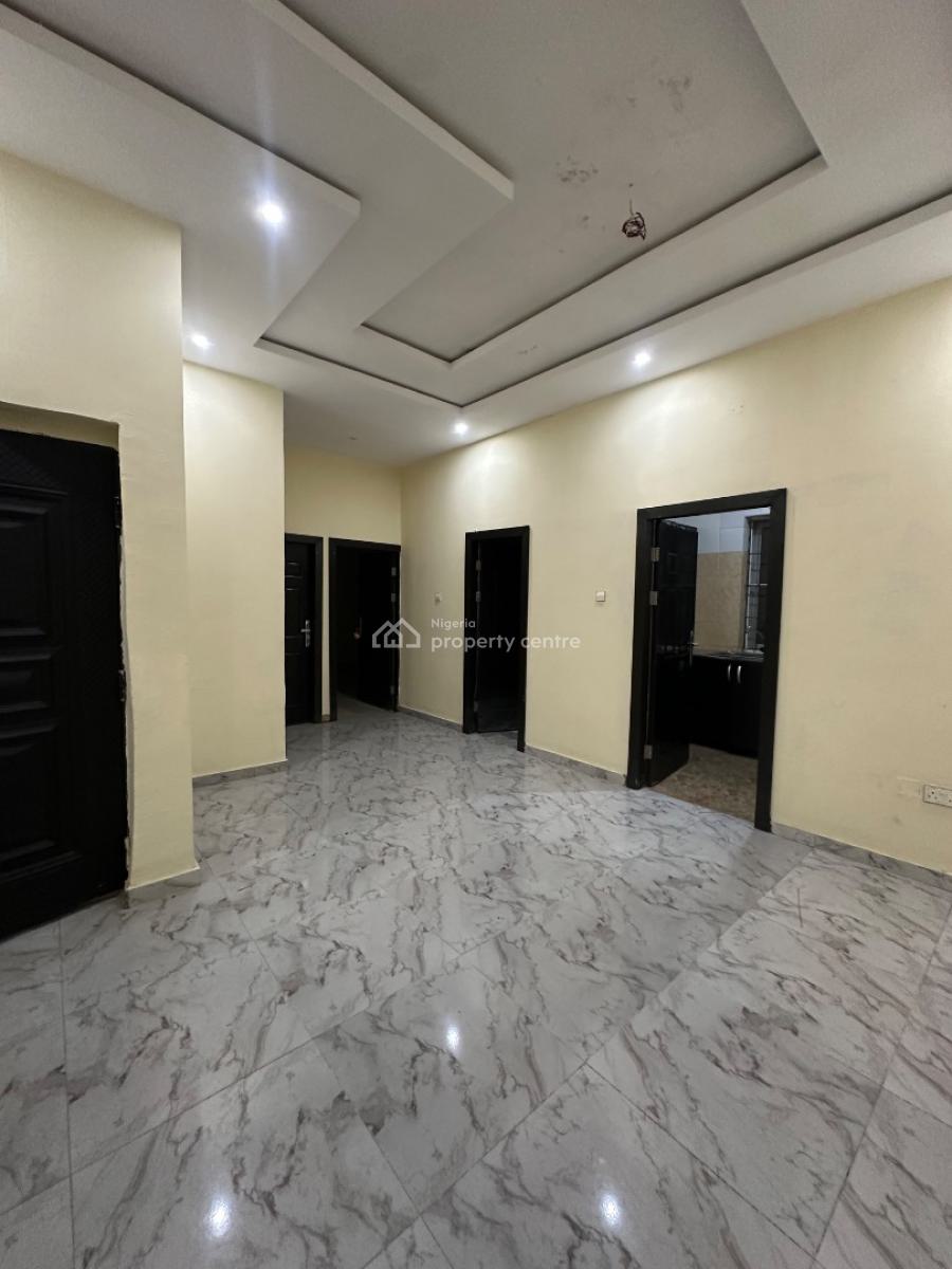 Standard 2 Bedroom Flat, Lekki Phase 1, Lekki, Lagos, Flat / Apartment for Rent