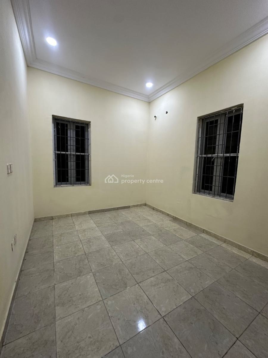 Standard 2 Bedroom Flat, Lekki Phase 1, Lekki, Lagos, Flat / Apartment for Rent