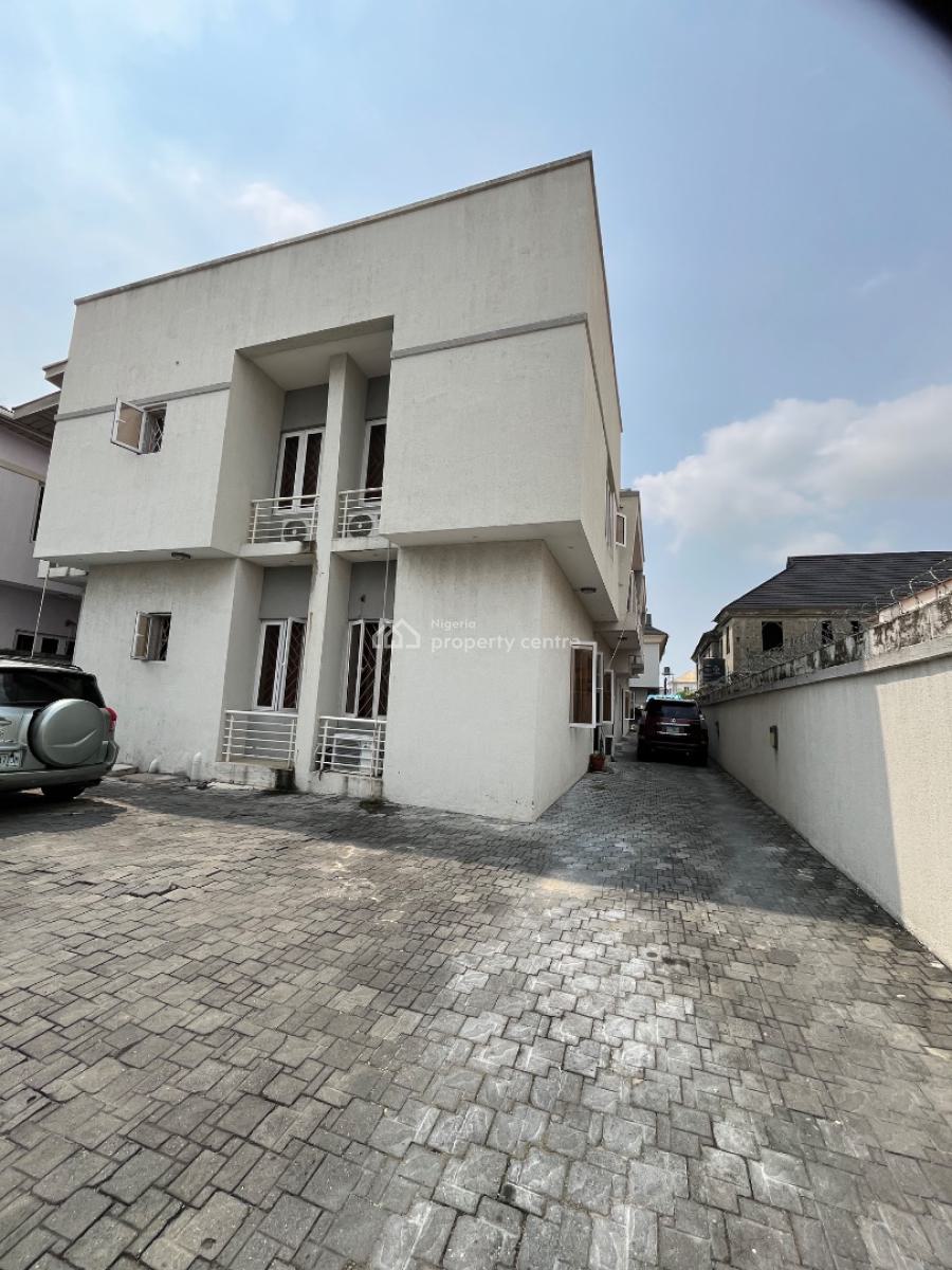 Self Serviced 3 Bedroom Flat on The Ground Floor, Lekki Right, Lekki Phase 1, Lekki, Lagos, Flat / Apartment for Rent