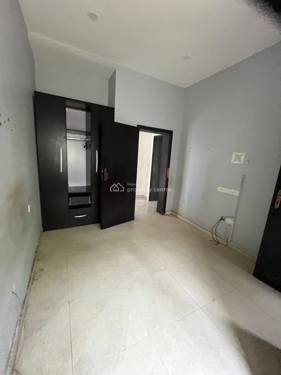 Self Serviced 3 Bedroom Flat on The Ground Floor, Lekki Right, Lekki Phase 1, Lekki, Lagos, Flat / Apartment for Rent