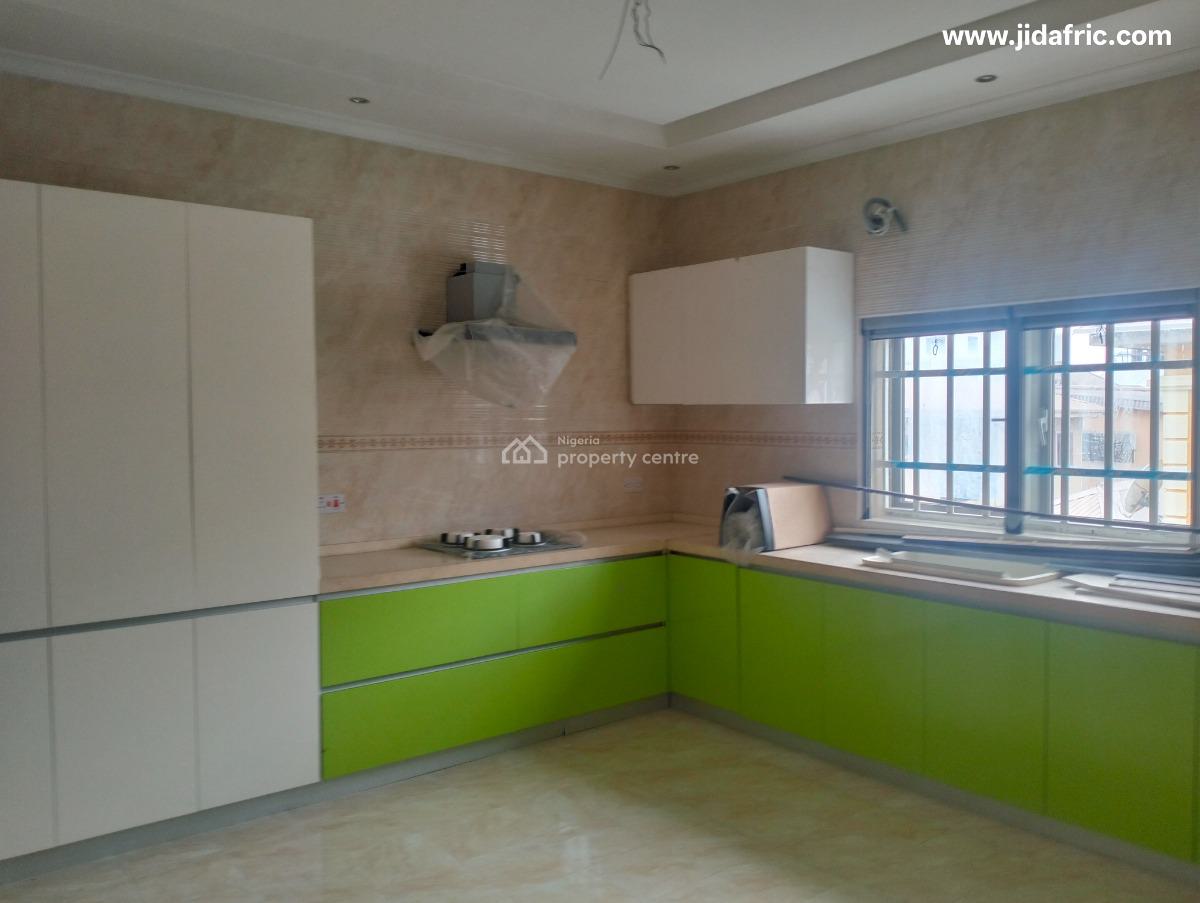 Exquisite 3br Apartment, Off Admiralty, Lekki Phase 1, Lekki, Lagos, Flat / Apartment for Rent