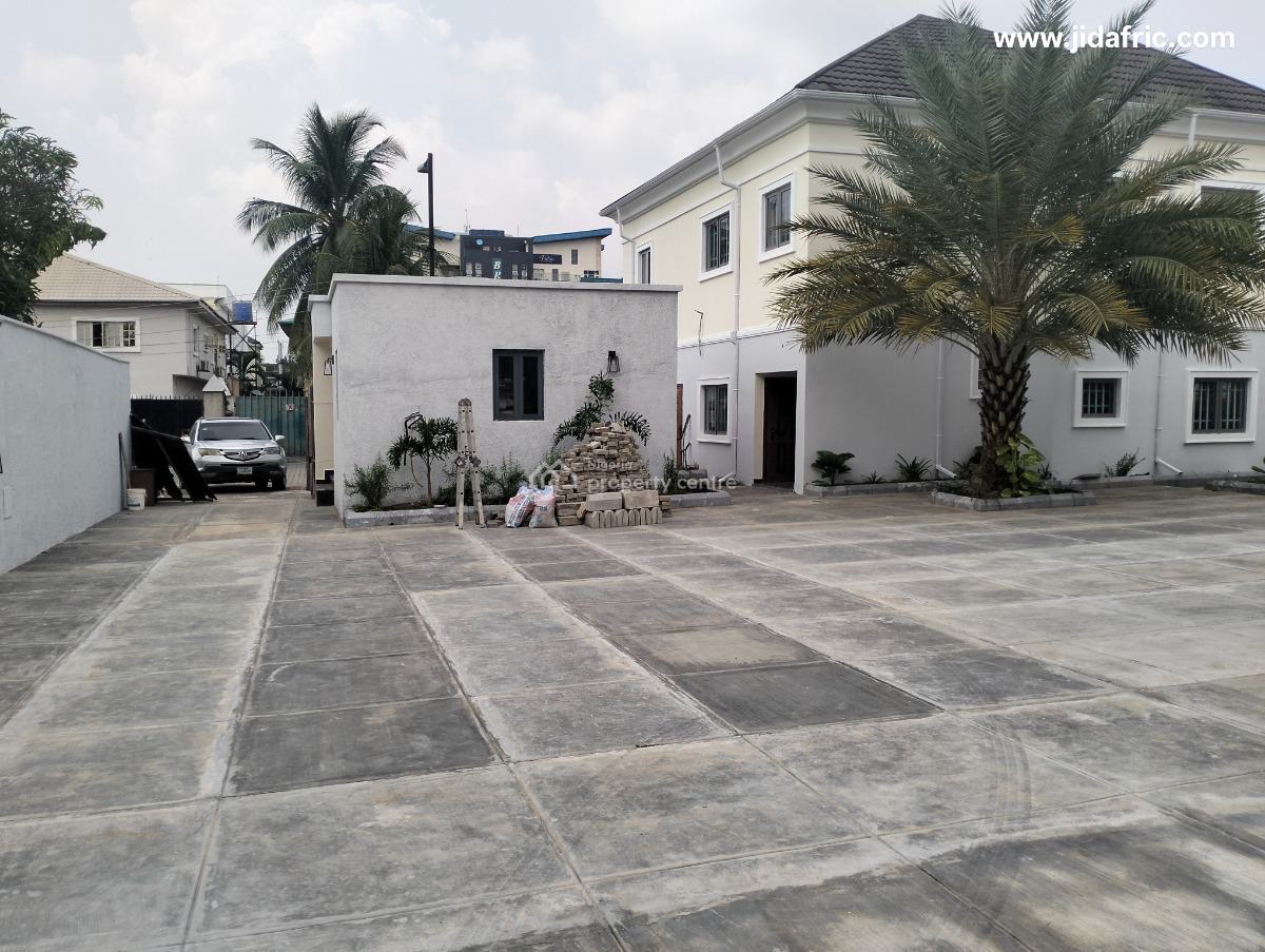 Exquisite 3br Apartment, Off Admiralty, Lekki Phase 1, Lekki, Lagos, Flat / Apartment for Rent