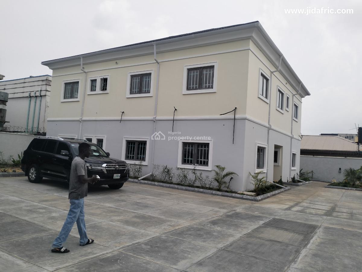 Exquisite 3br Apartment, Off Admiralty, Lekki Phase 1, Lekki, Lagos, Flat / Apartment for Rent