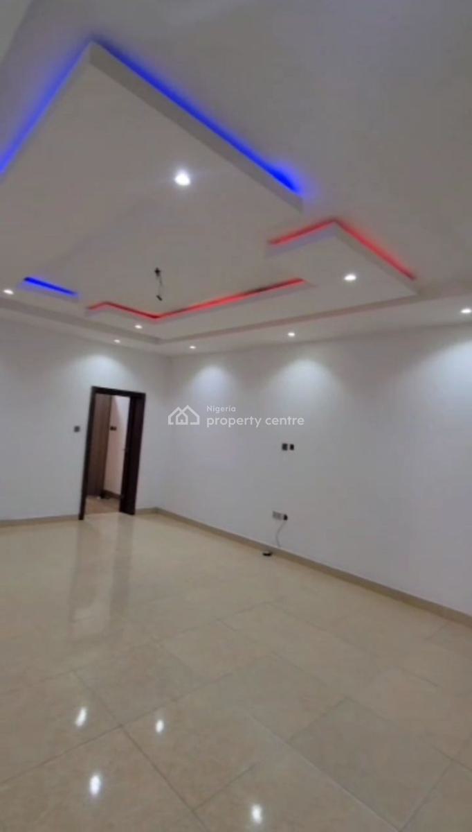 Tasteful Spacious 2 Bedroom Apartment with Lounge, Lekki Phase 2, Lekki, Lagos, Flat / Apartment for Rent