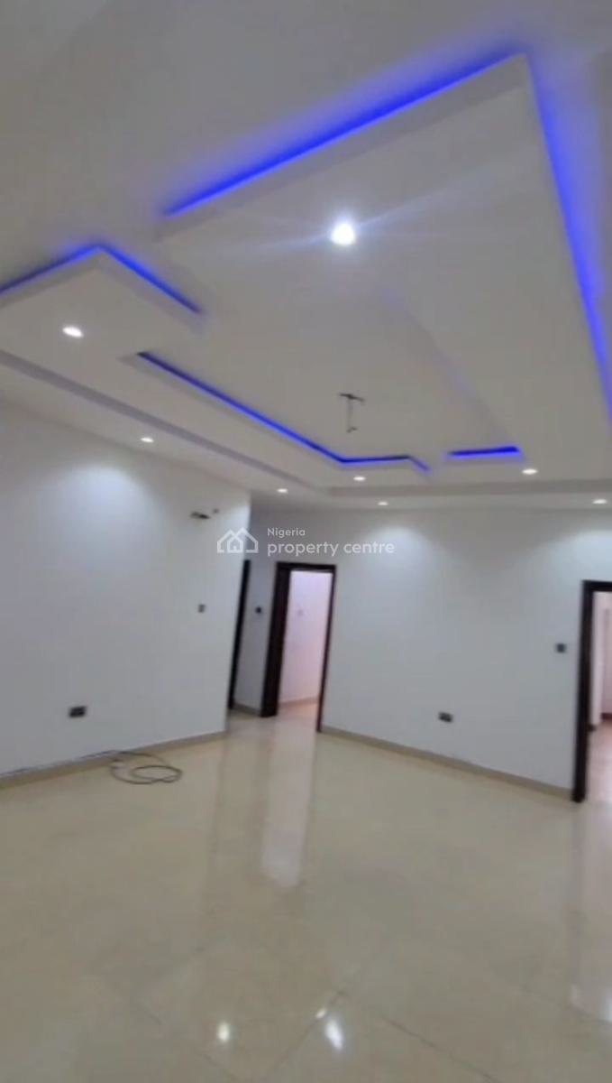 Tasteful Spacious 2 Bedroom Apartment with Lounge, Lekki Phase 2, Lekki, Lagos, Flat / Apartment for Rent