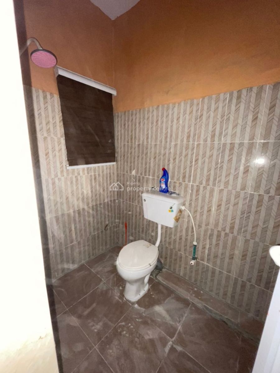 a Mini Flat Apartment at Shomolu, Yaba., Fatau Ade, Fola Agoro., Shomolu, Lagos, Mini Flat (room and Parlour) for Rent