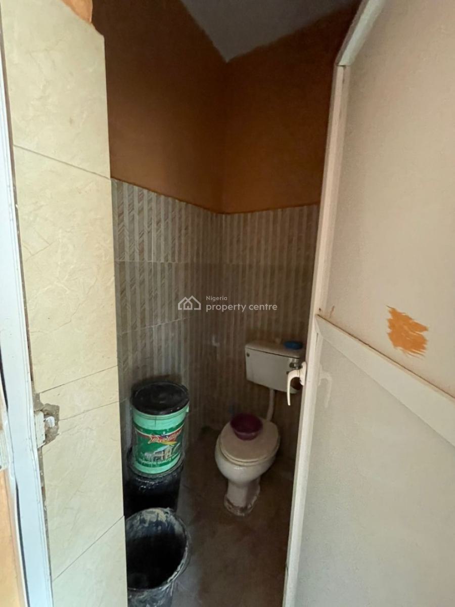 a Mini Flat Apartment at Shomolu, Yaba., Fatau Ade, Fola Agoro., Shomolu, Lagos, Mini Flat (room and Parlour) for Rent