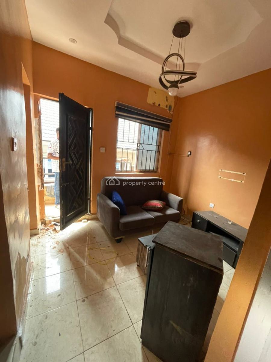 a Mini Flat Apartment at Shomolu, Yaba., Fatau Ade, Fola Agoro., Shomolu, Lagos, Mini Flat (room and Parlour) for Rent