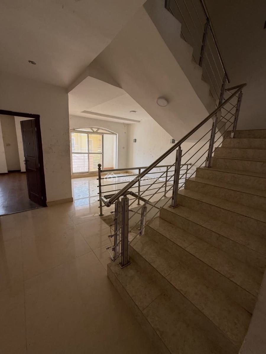 5bedroom Semidetached Duplex with a Bq, Guzape District, Abuja, Semi-detached Duplex for Sale