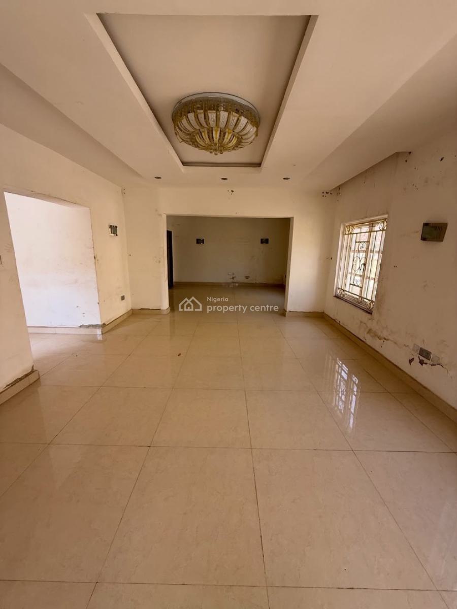 5bedroom Semidetached Duplex with a Bq, Guzape District, Abuja, Semi-detached Duplex for Sale