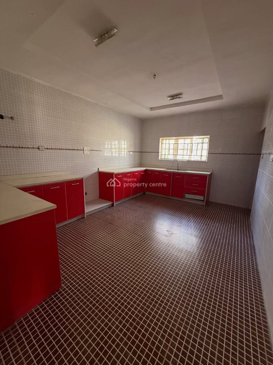 5bedroom Semidetached Duplex with a Bq, Guzape District, Abuja, Semi-detached Duplex for Sale