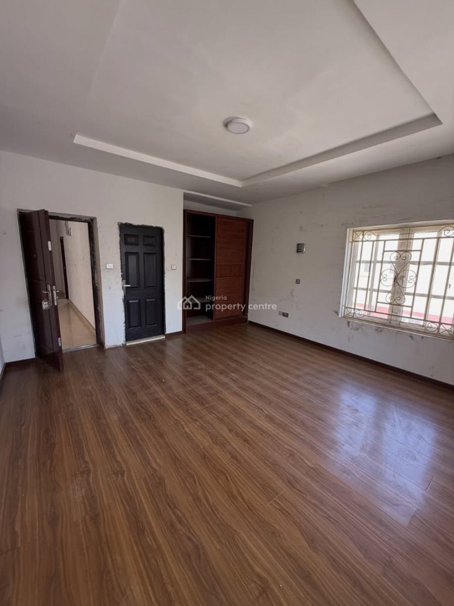 5bedroom Semidetached Duplex with a Bq, Guzape District, Abuja, Semi-detached Duplex for Sale