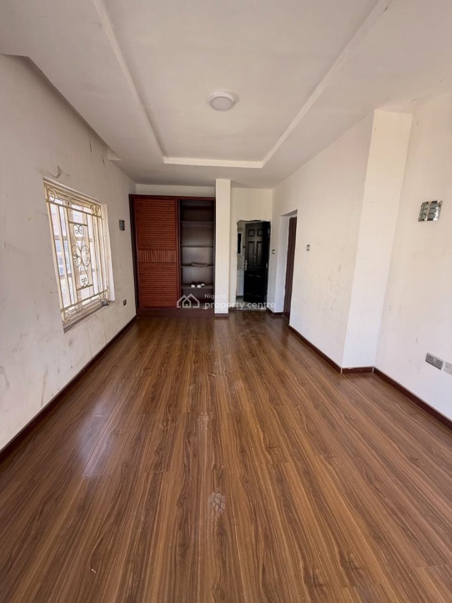 5bedroom Semidetached Duplex with a Bq, Guzape District, Abuja, Semi-detached Duplex for Sale