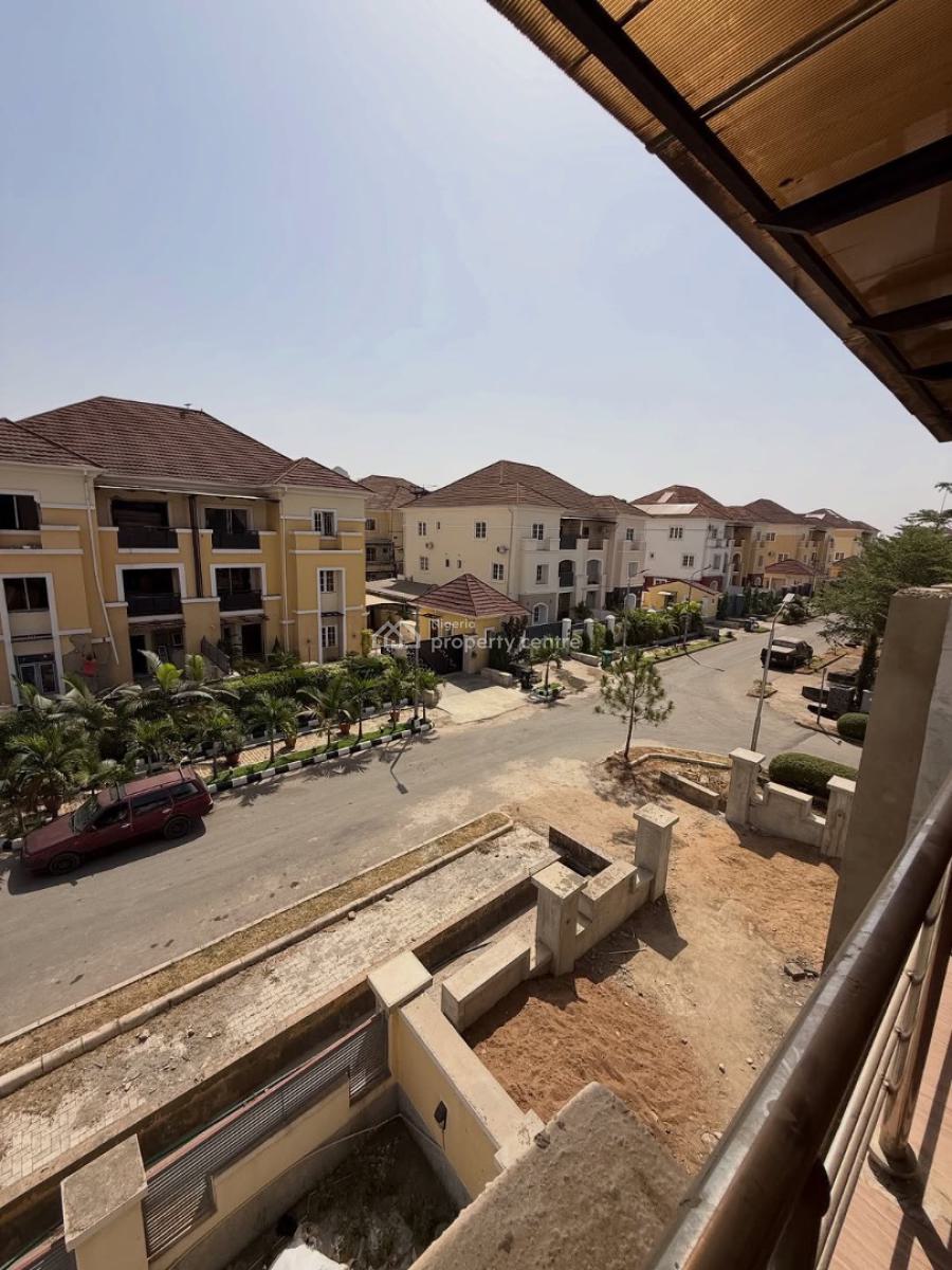 5bedroom Semidetached Duplex with a Bq, Guzape District, Abuja, Semi-detached Duplex for Sale
