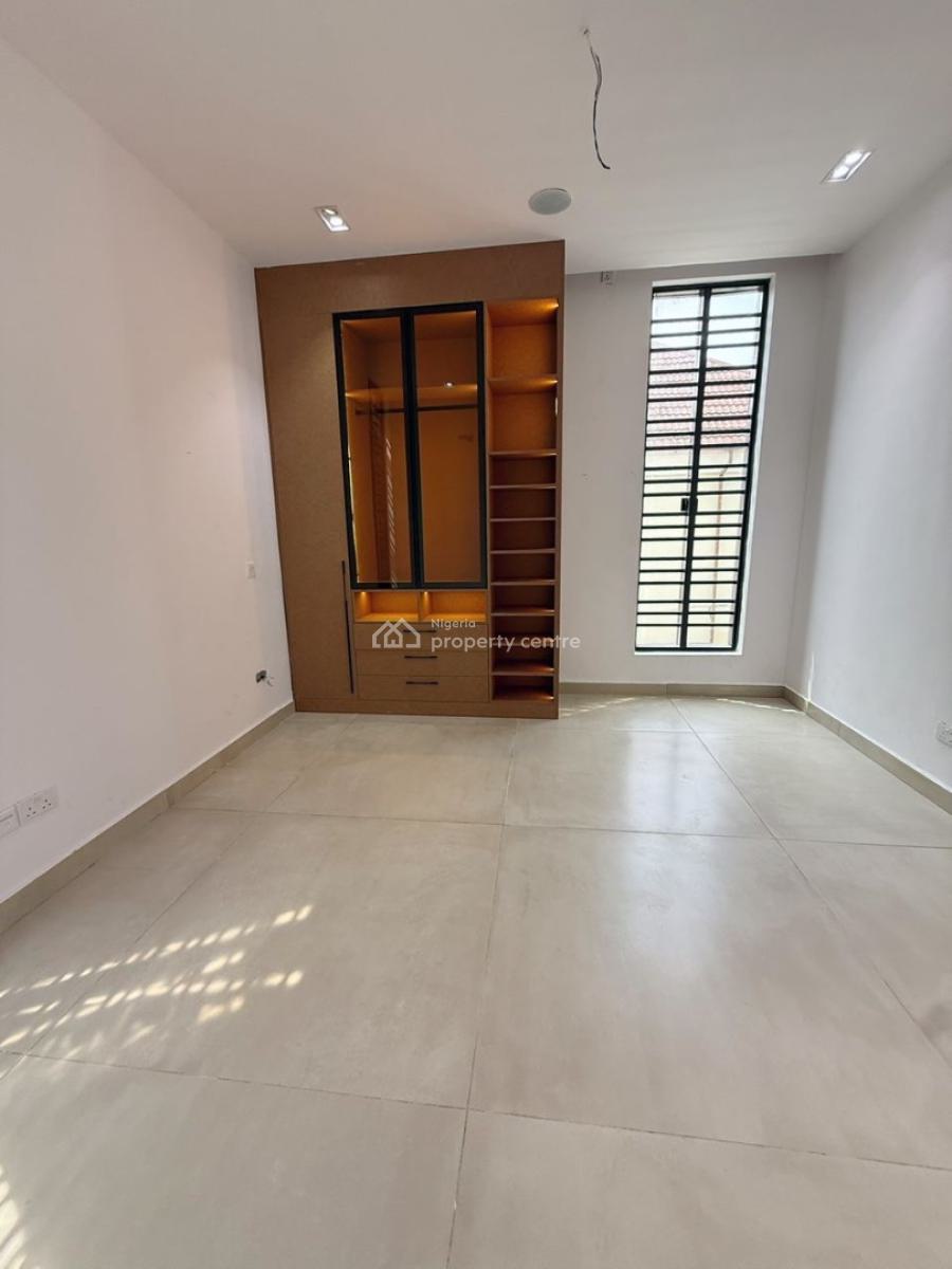 Elegant  5-- Bedroom  Fully Detached Duplex with a Private Pool,, Lekki, Lekki Phase 1, Lekki, Lagos, Detached Duplex for Sale