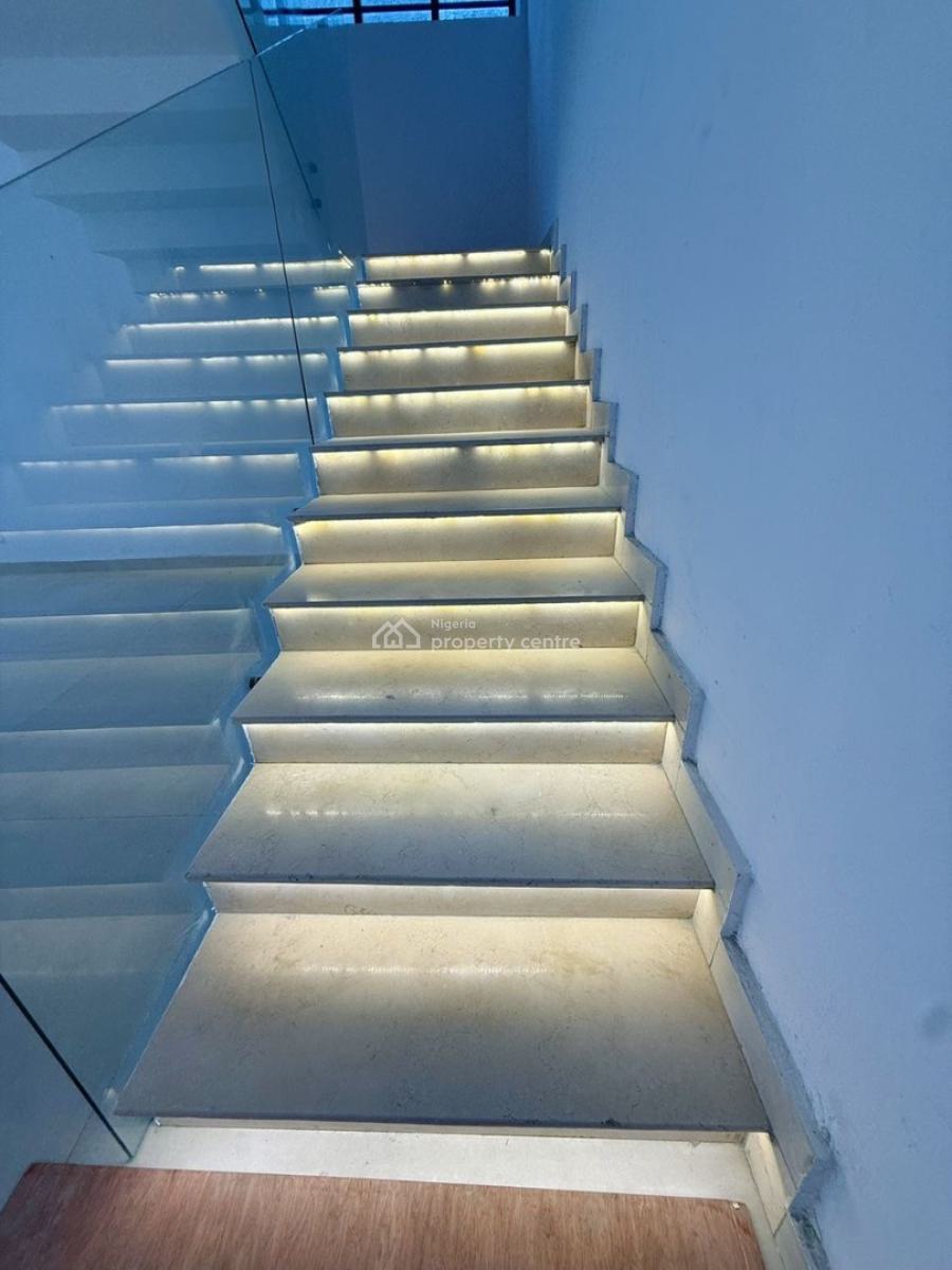 Elegant  5-- Bedroom  Fully Detached Duplex with a Private Pool,, Lekki, Lekki Phase 1, Lekki, Lagos, Detached Duplex for Sale