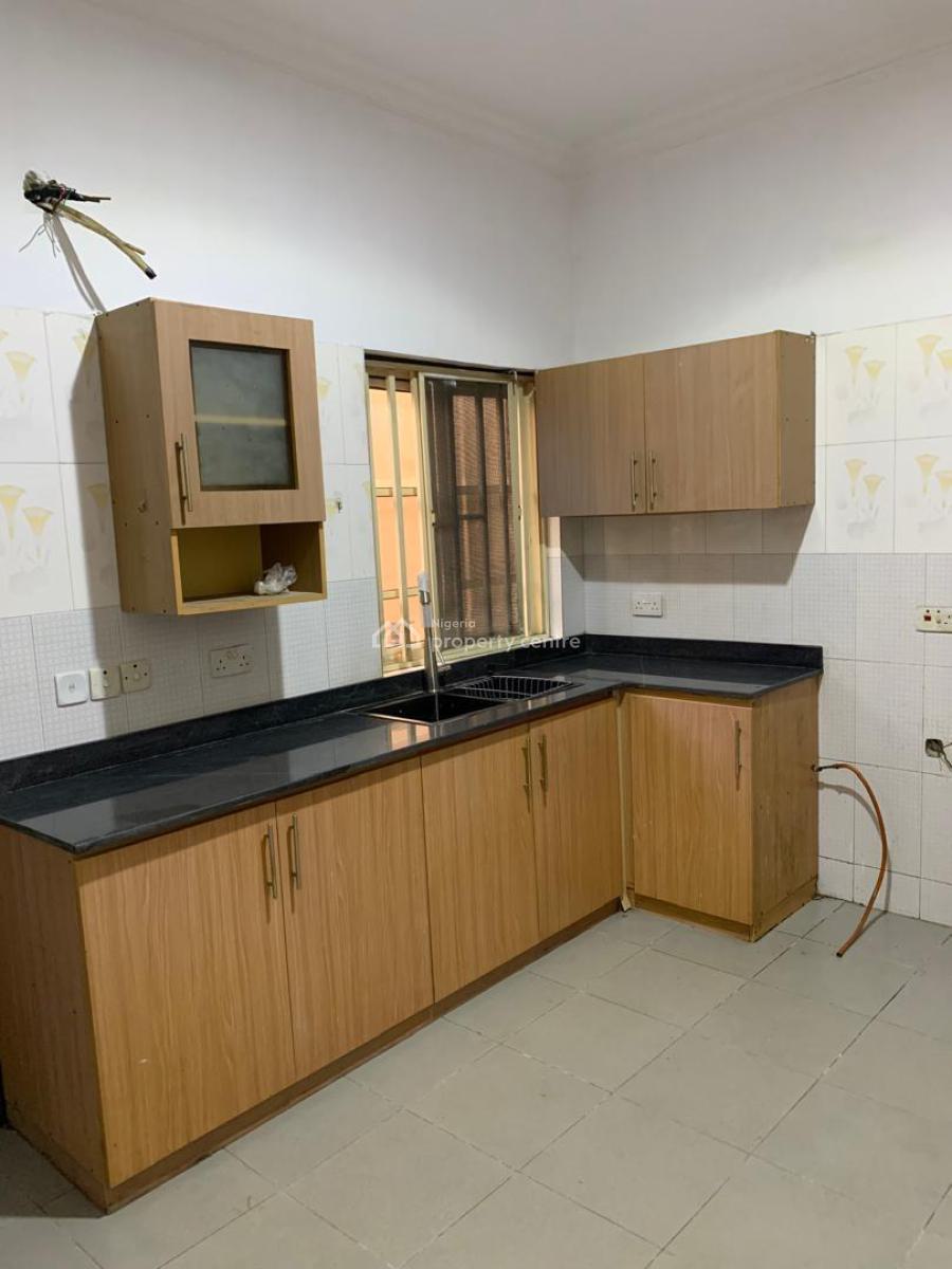 Standard Ensuit 2 Bedroom Apt with Bq, in a Serene Environment, Lekki Phase 1, Lekki, Lagos, Flat / Apartment for Rent