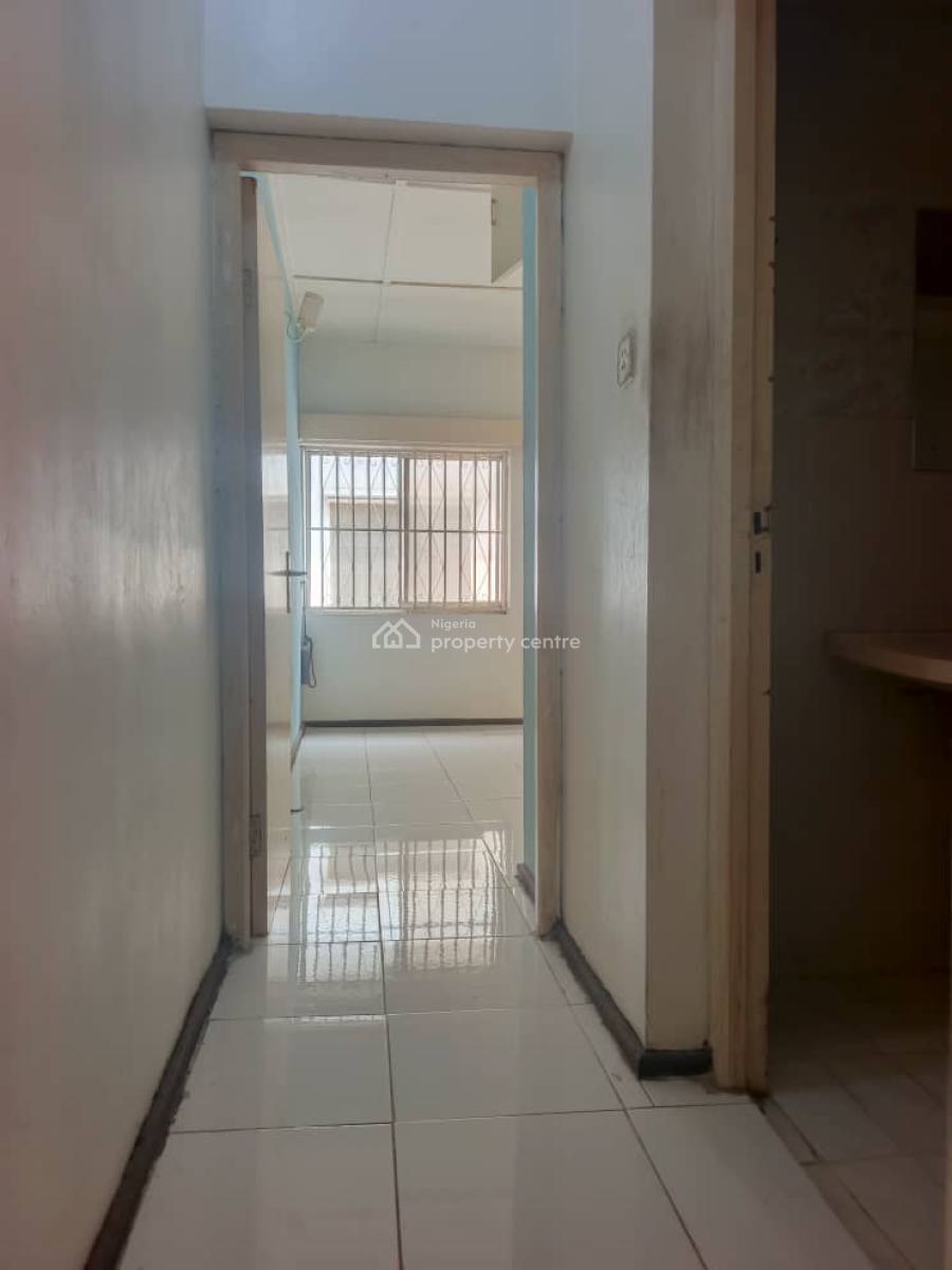 2 Bedroom Flat Apartment, Gra Phase 1, Magodo, Lagos, Flat / Apartment for Rent