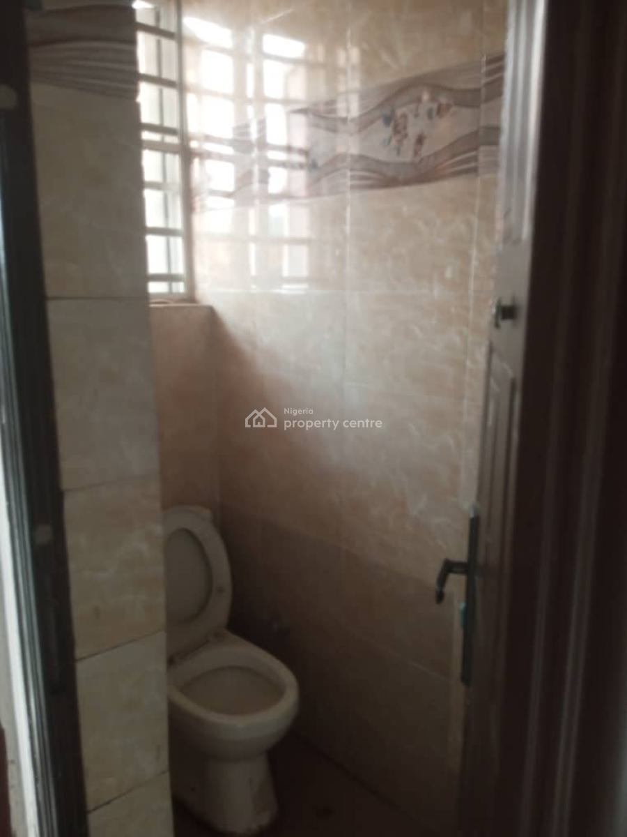 2 Bedroom Flat Apartment, Gra Phase 1, Magodo, Lagos, Flat / Apartment for Rent