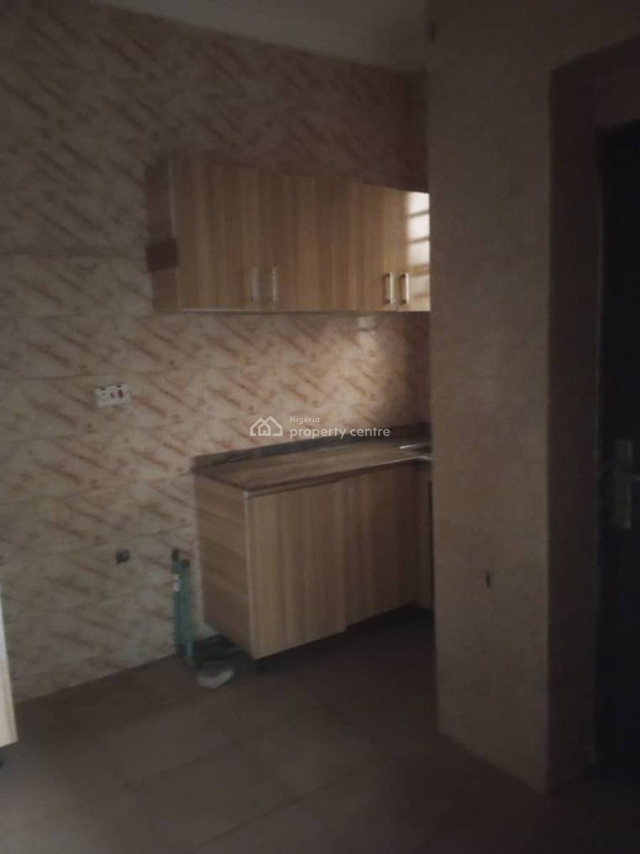 2 Bedroom Flat Apartment, Gra Phase 1, Magodo, Lagos, Flat / Apartment for Rent