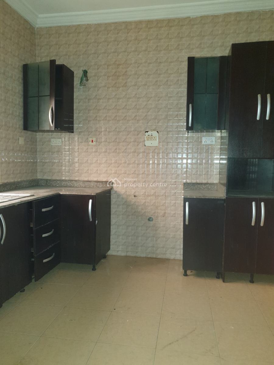 Spacious 4bedroom Terrace, Silver Spring Estate, Lekki, Lagos, House for Rent