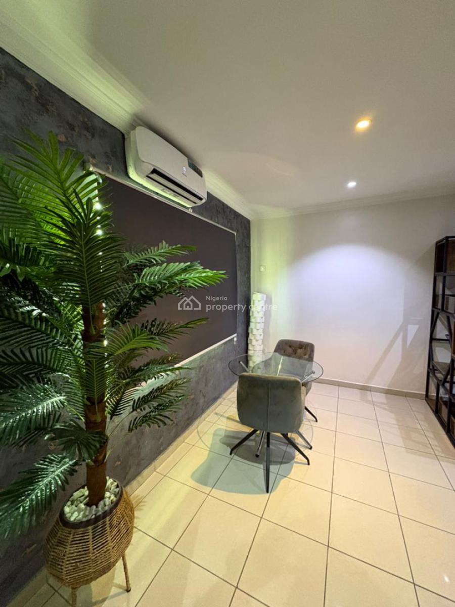Tastefully Furnished 1-bedroom Apartment with Mini Golf-corner, Ikoyi, Lagos, Flat / Apartment Short Let