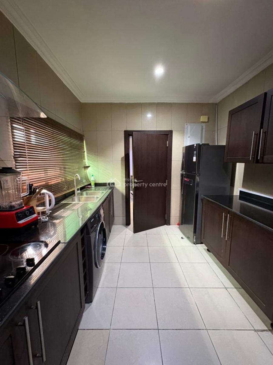 Tastefully Furnished 1-bedroom Apartment with Mini Golf-corner, Ikoyi, Lagos, Flat / Apartment Short Let