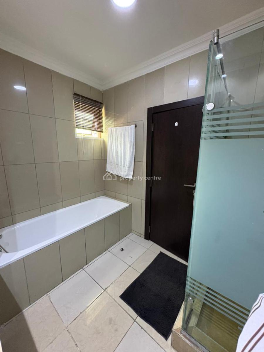 Tastefully Furnished 1-bedroom Apartment with Mini Golf-corner, Ikoyi, Lagos, Flat / Apartment Short Let