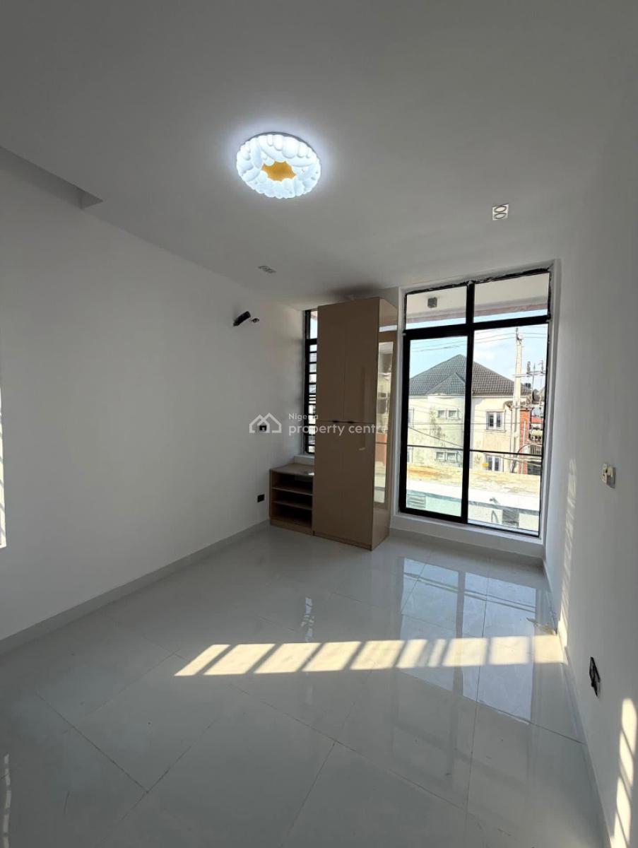 Luxury 2 Bedroom Apartment, Ologolo, Lekki, Lagos, Flat / Apartment for Sale