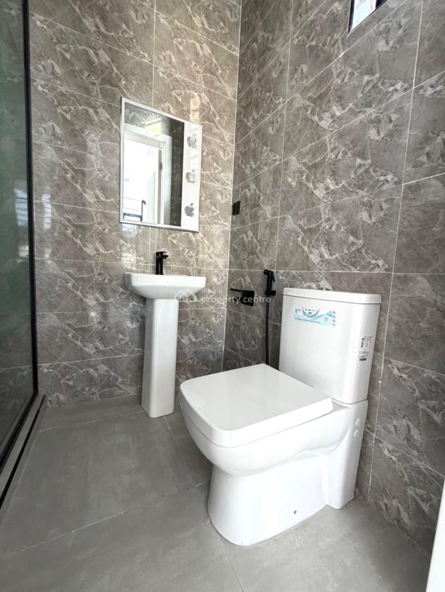 Luxury 2 Bedroom Apartment, Ologolo, Lekki, Lagos, Flat / Apartment for Sale