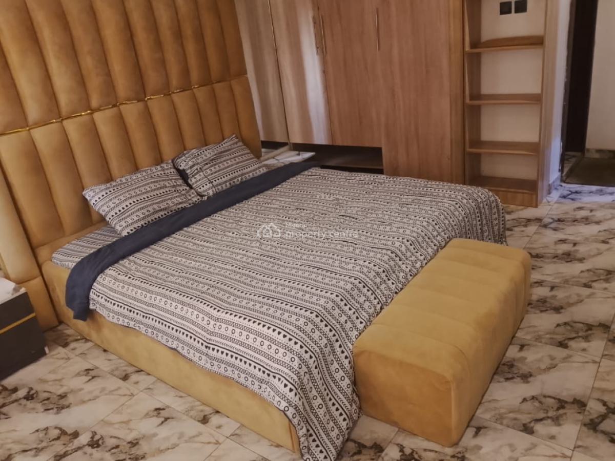 2 Bedroom Apartment in Yaba, Alagomeji, Yaba, Lagos, Flat / Apartment Short Let