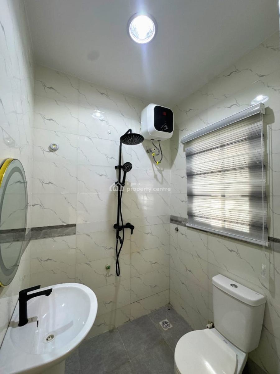 2 Bedroom Apartment in Yaba, Alagomeji, Yaba, Lagos, Flat / Apartment Short Let