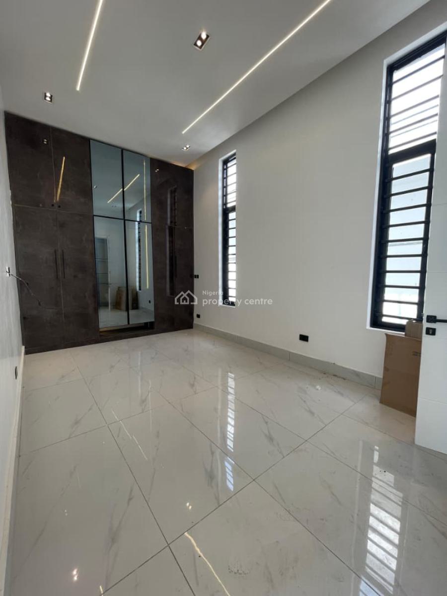 Spacious 5 Bedroom Fully Detached Duplex with Swimming Pool & Bq., Lekki County, Lekki, Lagos, Detached Duplex for Sale